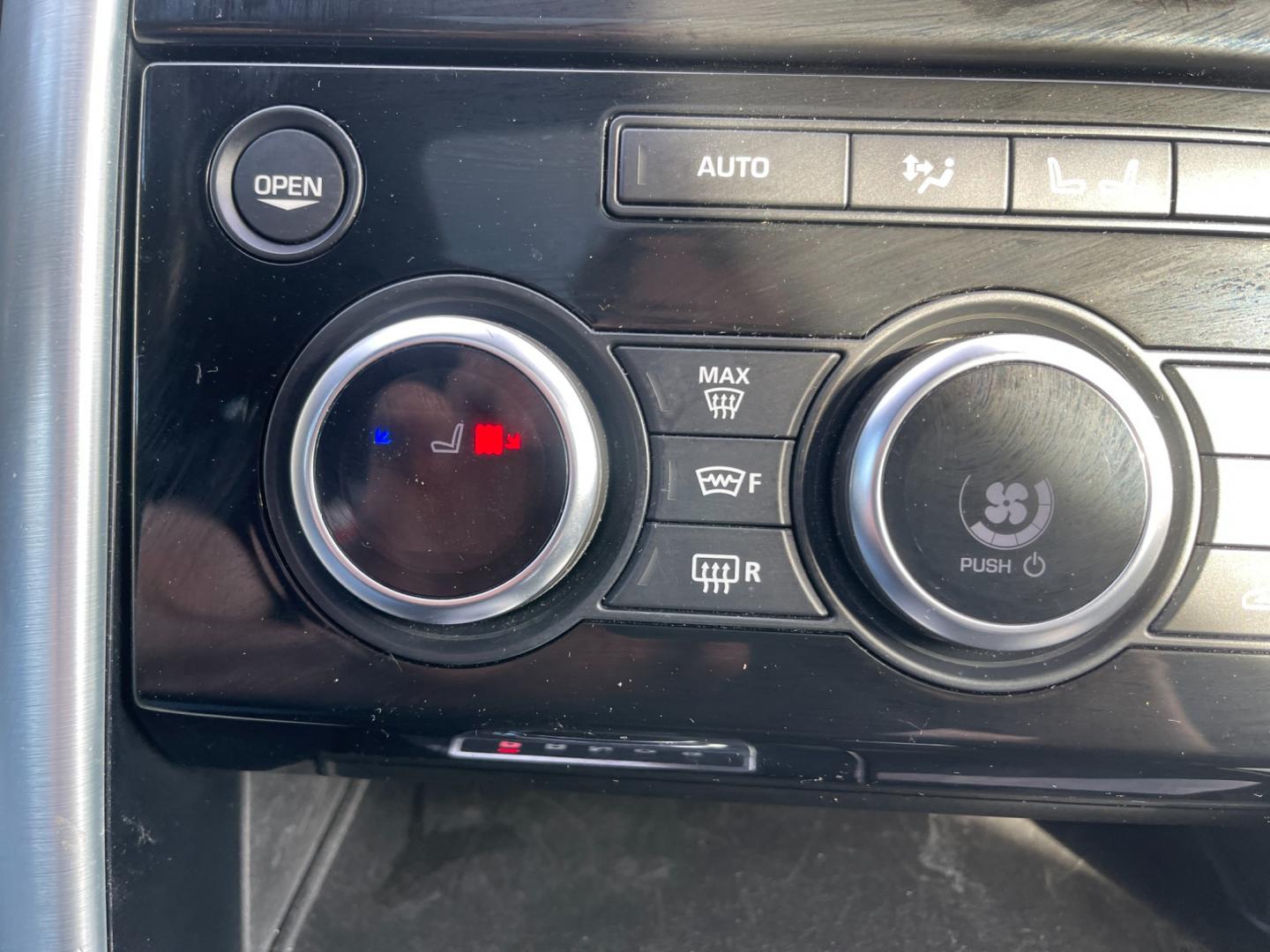 2018 Blue /Black Land Rover Discovery HSE (SALRR2RV5JA) with an 3.0L V6 DOHC 24V Supercharged engine, 8A transmission, located at 11115 Chardon Rd. , Chardon, OH, 44024, (440) 214-9705, 41.580246, -81.241943 - This 2018 Land Rover Discovery HSE is a luxurious and capable SUV that offers a blend of comfort, technology, and off-road prowess. With its 3.0L supercharged V6 engine, it produces 340 horsepower and is paired with an 8-speed automatic transmission. The interior features premium leather upholstery, - Photo#37